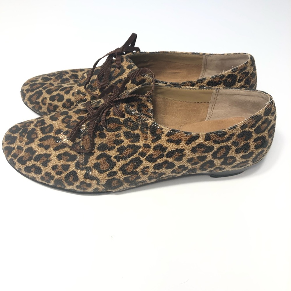 Aerosoles Leaopard Cheetah Low Heel Oxfords 8.5
